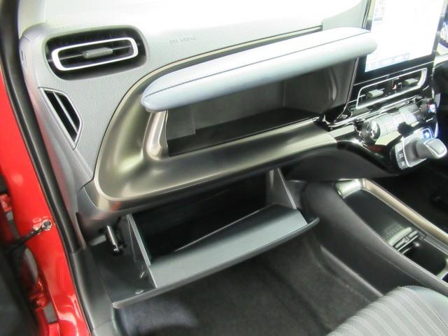 アクア Z LEDヘッドライト スマートキー 100V電源 イモビライザー アルミホイール オートクルーズコントロール エアコン ESC ナビ カーテンエアバッグ ETC キーレス パワーウインドウ ABS(31枚目)