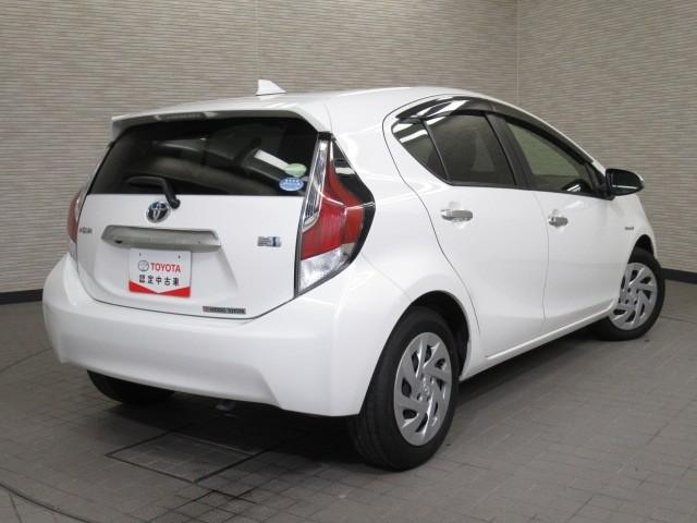 アクア Sスタイルブラック バックモニタ- ナビTV イモビライザー LEDライト スマートキープッシュスタート 1オーナー Wエアバッグ キーフリ メモリーナビゲーション 横滑り防止装置付き 1セグ フルオートエアコン ABS(6枚目)