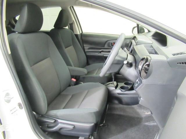 アクア Sスタイルブラック バックモニタ- ナビTV イモビライザー LEDライト スマートキープッシュスタート 1オーナー Wエアバッグ キーフリ メモリーナビゲーション 横滑り防止装置付き 1セグ フルオートエアコン ABS(8枚目)