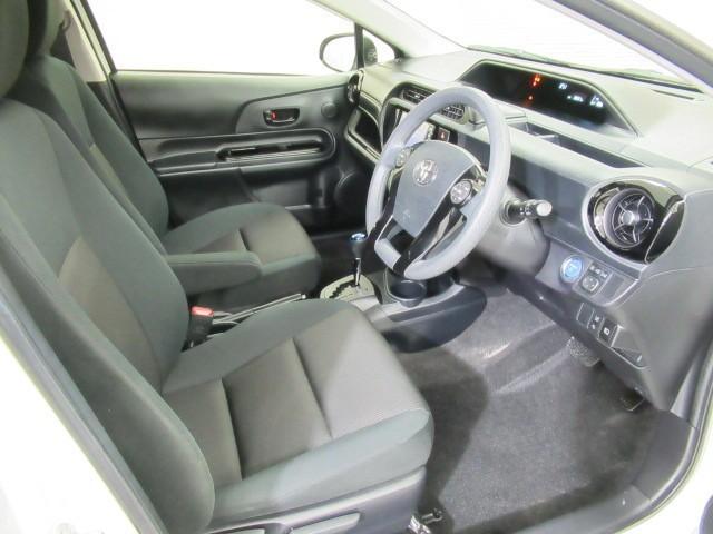 アクア Sスタイルブラック バックモニタ- ナビTV イモビライザー LEDライト スマートキープッシュスタート 1オーナー Wエアバッグ キーフリ メモリーナビゲーション 横滑り防止装置付き 1セグ フルオートエアコン ABS(9枚目)