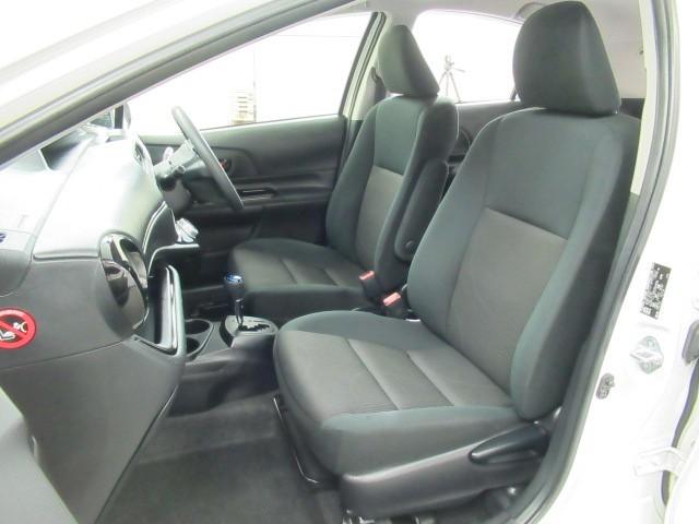 アクア Sスタイルブラック バックモニタ- ナビTV イモビライザー LEDライト スマートキープッシュスタート 1オーナー Wエアバッグ キーフリ メモリーナビゲーション 横滑り防止装置付き 1セグ フルオートエアコン ABS(29枚目)