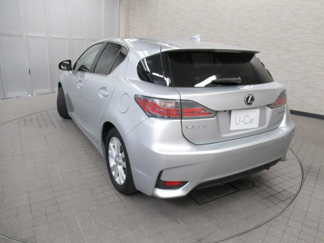 ＣＴ ＣＴ２００ｈ　バージョンＣ　ＴＶナビ　サイドエアバック　地デジＴＶ　バックガイドモニター　アルミ　キーレスエントリー　ＥＳＣ　ＥＴＣ付き　ＡＵＴＯエアコン　エアバック　クルーズコントロール付　Ｐシート　パワーウインドウ　スマキー（8枚目）