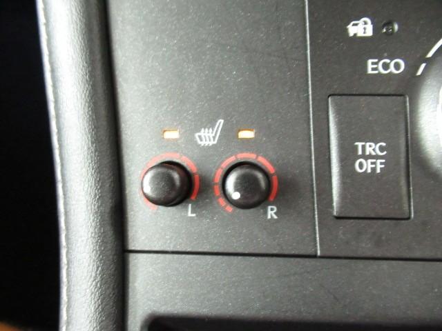 ＣＴ ＣＴ２００ｈ　バージョンＣ　ＴＶナビ　サイドエアバック　地デジＴＶ　バックガイドモニター　アルミ　キーレスエントリー　ＥＳＣ　ＥＴＣ付き　ＡＵＴＯエアコン　エアバック　クルーズコントロール付　Ｐシート　パワーウインドウ　スマキー（22枚目）