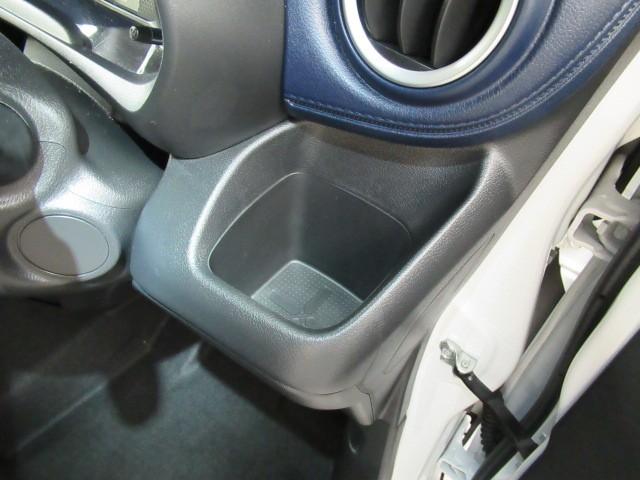 eKクロス G プラスエディション オートエアコン DVD フルセグTV インテリキー LEDヘッド メモリーナビ バックカメラ ESC パワーウィンド(9枚目)