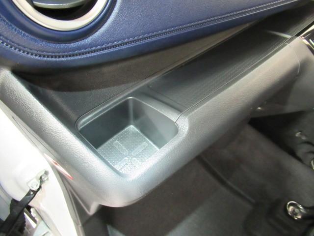 eKクロス G プラスエディション オートエアコン DVD フルセグTV インテリキー LEDヘッド メモリーナビ バックカメラ ESC パワーウィンド(31枚目)