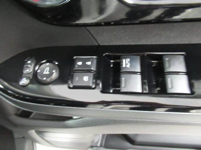 N-BOXカスタム L 両席電動スライドドア 1オーナー アルミ サイドエアバッグ ナビTV キーフリーシステム LEDライト リアカメ クルーズコントロール AC DVD視聴可能 スマキー 横滑り防止 フルセグTV ABS(10枚目)