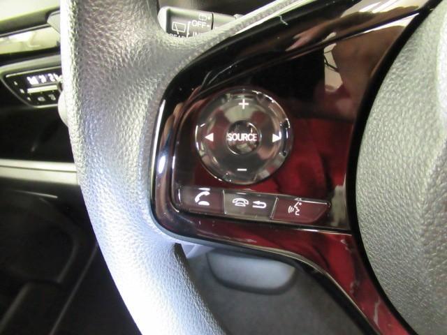 N-BOXカスタム L 両席電動スライドドア 1オーナー アルミ サイドエアバッグ ナビTV キーフリーシステム LEDライト リアカメ クルーズコントロール AC DVD視聴可能 スマキー 横滑り防止 フルセグTV ABS(17枚目)