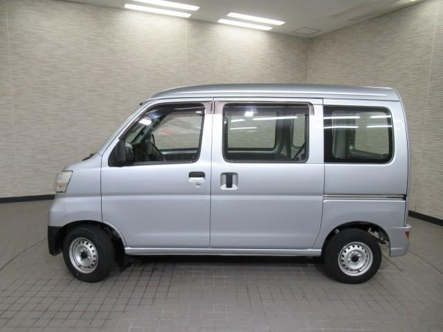 ハイゼットカーゴ スペシャル　アイドルストップ　ＥＴＣ装着車　Ｗエアバック　フルセグ　ＡＢＳ付き　１オーナー車　エアバック　エアコン付　ナビＴＶ　メモリナビ　ＤＶＤ再生可（4枚目）