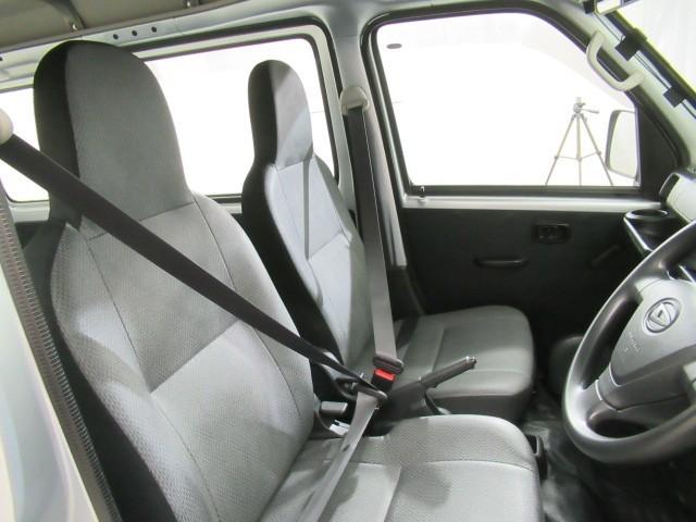 ハイゼットカーゴ スペシャル　アイドルストップ　ＥＴＣ装着車　Ｗエアバック　フルセグ　ＡＢＳ付き　１オーナー車　エアバック　エアコン付　ナビＴＶ　メモリナビ　ＤＶＤ再生可（8枚目）