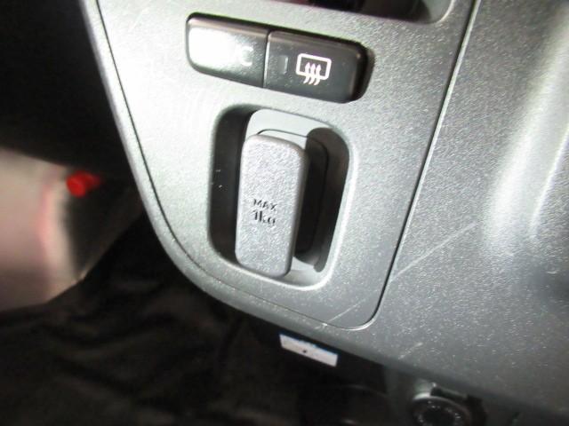 ハイゼットカーゴ スペシャル　アイドルストップ　ＥＴＣ装着車　Ｗエアバック　フルセグ　ＡＢＳ付き　１オーナー車　エアバック　エアコン付　ナビＴＶ　メモリナビ　ＤＶＤ再生可（16枚目）