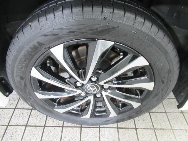 ノア S-Z アルミホイール デュアルエアコン クルーズコントロール 盗難防止装置 LEDライト 両側自動ドア メモリーナビ キーレス 横滑り防止 ナビTV ワンオーナー 三列シート DVD再生 スマートキー(7枚目)