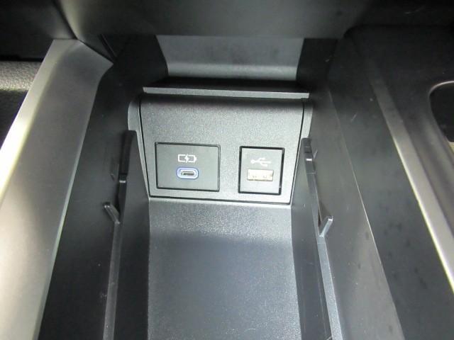 ノア S-Z アルミホイール デュアルエアコン クルーズコントロール 盗難防止装置 LEDライト 両側自動ドア メモリーナビ キーレス 横滑り防止 ナビTV ワンオーナー 三列シート DVD再生 スマートキー(21枚目)