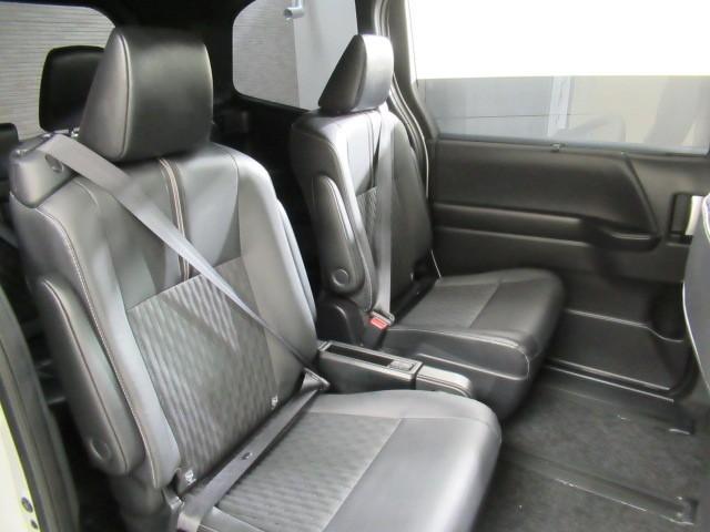 ノア S-Z アルミホイール デュアルエアコン クルーズコントロール 盗難防止装置 LEDライト 両側自動ドア メモリーナビ キーレス 横滑り防止 ナビTV ワンオーナー 三列シート DVD再生 スマートキー(23枚目)