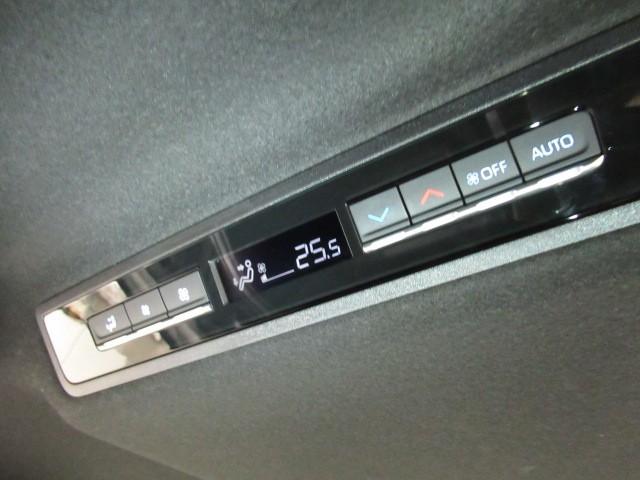 ノア S-Z アルミホイール デュアルエアコン クルーズコントロール 盗難防止装置 LEDライト 両側自動ドア メモリーナビ キーレス 横滑り防止 ナビTV ワンオーナー 三列シート DVD再生 スマートキー(26枚目)