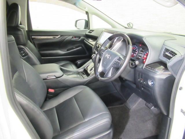 アルファード ２．５Ｓ　Ｃパッケージ　両電動ドア　Ｂモニタ　１オーナー　ＤＶＤ再生可能　ナビ　パノラマルーフ　リアオートエアコン　横滑り防止　クルコン　ＡＣ１００Ｖ電源　セキュリティ　ＥＴＣ車載器　ＬＥＤヘッドライト　スマートキー　ＡＢＳ（9枚目）