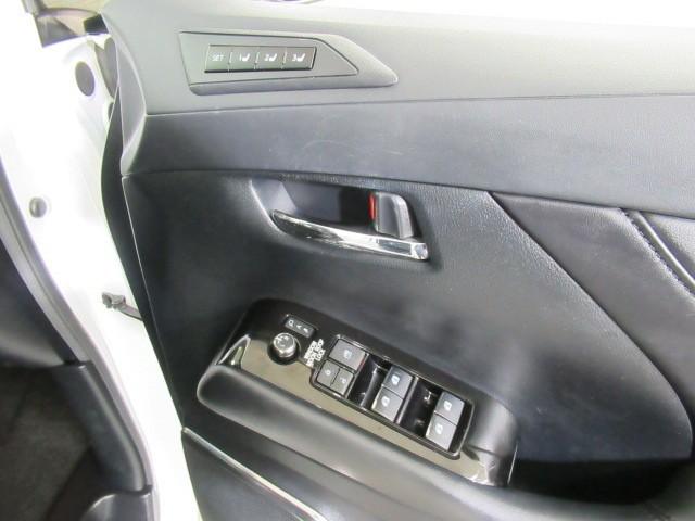 アルファード ２．５Ｓ　Ｃパッケージ　両電動ドア　Ｂモニタ　１オーナー　ＤＶＤ再生可能　ナビ　パノラマルーフ　リアオートエアコン　横滑り防止　クルコン　ＡＣ１００Ｖ電源　セキュリティ　ＥＴＣ車載器　ＬＥＤヘッドライト　スマートキー　ＡＢＳ（10枚目）