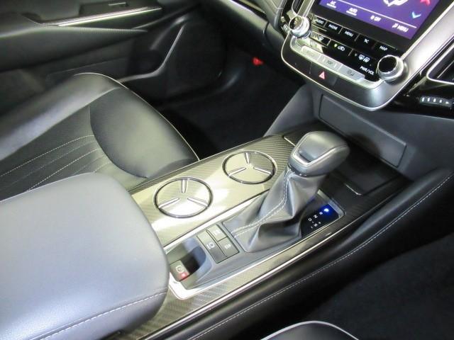 クラウンハイブリッド ＲＳアドバンス　地デジ　衝突被害軽減装置　黒革シート　ＬＥＤヘットライト　後カメラ　クルコン　ＡＣ　Ｐシート　エアバッグ　ナビＴＶ　セキュリティーアラーム　１００Ｖ充電　キーフリー　スマートキ　パワーウィンドウ（22枚目）