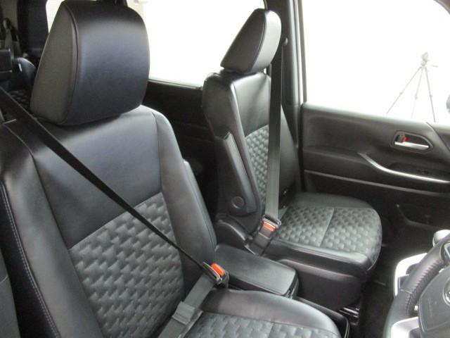 ヴォクシー S-Z DVD再生機能 スマートキープッシュスタート 両側電動パワースライドドア パワーウインドウ 1オナ ETC車載器 LEDライト デュアルエアコン アルミホイール 盗難防止装置 横滑り防止機能 ナビTV(9枚目)