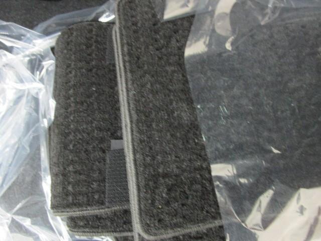 ヴォクシー S-Z DVD再生機能 スマートキープッシュスタート 両側電動パワースライドドア パワーウインドウ 1オナ ETC車載器 LEDライト デュアルエアコン アルミホイール 盗難防止装置 横滑り防止機能 ナビTV(28枚目)