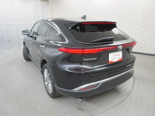 ハリアー Ｚ　レザーパッケージ　スマキ　追突防止　フルセグテレビ　バックモニター　本革シート　アルミ　横滑り防止機能　Ｐシート　オートクルーズコントロール　ＬＥＤヘッドライト　盗難防止システム　エアコン　エアバッグ　キーレス　ＥＴＣ（7枚目）