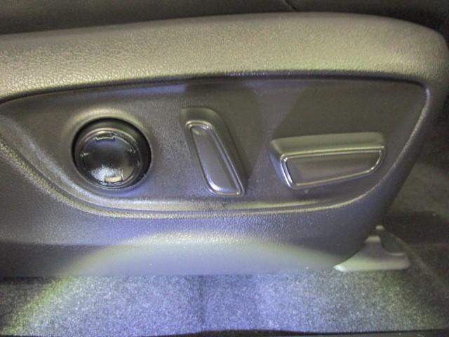 ハリアー Ｚ　レザーパッケージ　スマキ　追突防止　フルセグテレビ　バックモニター　本革シート　アルミ　横滑り防止機能　Ｐシート　オートクルーズコントロール　ＬＥＤヘッドライト　盗難防止システム　エアコン　エアバッグ　キーレス　ＥＴＣ（11枚目）