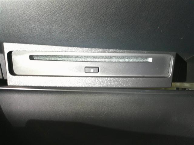 ノア G 衝突軽減ブレーキ 地上デジタル LEDライト TV アルミ キーフリー クルコン 盗難防止装置 DVD再生 横滑り防止 3列シート Bカメラ ETC スマートキー Wエアコン ウォークスルー(31枚目)