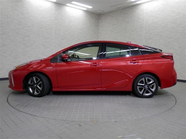 プリウス Ｓツーリングセレクション　エアバック　地デジ　１オーナー車　Ｂモニ　ＬＥＤヘッド　イモビ　オートクルーズ　横滑り防止　サイドエアバック　ＤＶＤ再生可　ＥＴＣ　スマートキー　メモリ－ナビ　助手席エアバック　ナビＴＶ　ＡＢＳ　ＡＷ（6枚目）