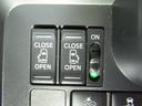 カスタムＧ－Ｔ　助手席エアバック　両側オートスライドドア　スマートキープッシュスタート　ＬＥＤライト　横滑り防止機能　クルコン　ＥＴＣ付　アルミホイール　キーレス　ＤＶＤ　ナビ＆ＴＶ　セキュリティ　エアバッグ　ＡＢＳ（12枚目）