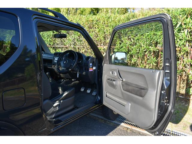 ジムニー ランドベンチャー　前オーナー様大阪府　禁煙車　５ＭＴ　シートヒーター　リフトアップ　社外マフラー　前後バンパーショート加工　車検対応（7枚目）
