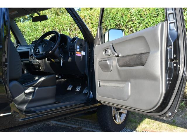 ジムニー ランドベンチャー　前オーナー様大阪府　禁煙車　５ＭＴ　シートヒーター　リフトアップ　社外マフラー　前後バンパーショート加工　車検対応（8枚目）