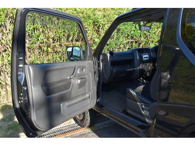 ジムニー ランドベンチャー　前オーナー様大阪府　禁煙車　５ＭＴ　シートヒーター　リフトアップ　社外マフラー　前後バンパーショート加工　車検対応（11枚目）