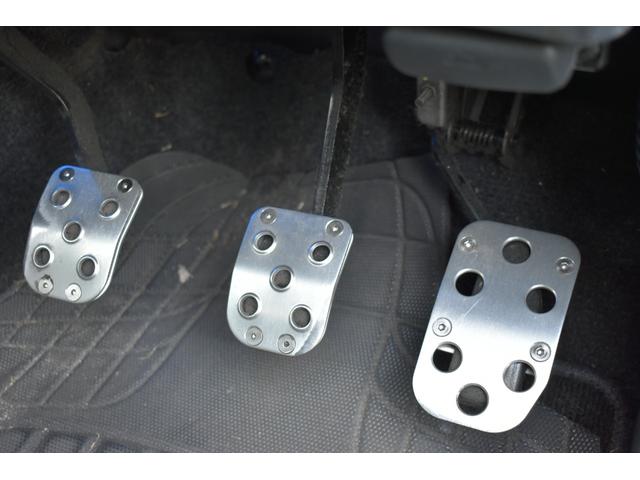 ジムニー ランドベンチャー　前オーナー様大阪府　禁煙車　５ＭＴ　シートヒーター　リフトアップ　社外マフラー　前後バンパーショート加工　車検対応（21枚目）