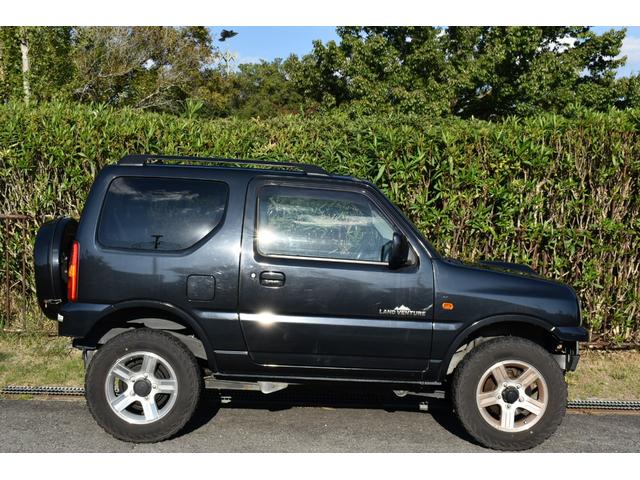 ジムニー ランドベンチャー　前オーナー様大阪府　禁煙車　５ＭＴ　シートヒーター　リフトアップ　社外マフラー　前後バンパーショート加工　車検対応（24枚目）