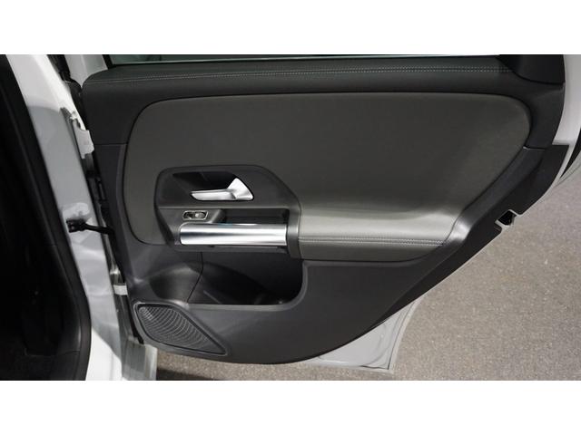 Ｂクラス Ｂ１８０　ＡＭＧラインパッケージ　ＡＭＧレザーエクスクルーシブパッケージ　アドバンスドパッケージ　パノラミックスライディングルーフ　３６０°カメラ　メモリー付きパワーシート　シートヒーター　マルチビームＬＥＤヘッドライト（35枚目）