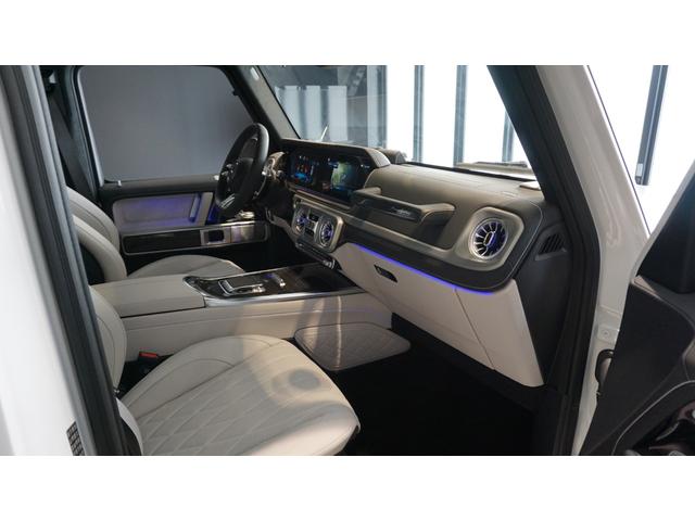 Gクラス G63 ローンチエディション AMGカーボンファイバーインテリアトリム AMGナイトパッケージ Burmesterサラウンド ガラススライディングルーフ シートベンチレータ マットブラック21インチAMG5ツインスポークホイール(25枚目)