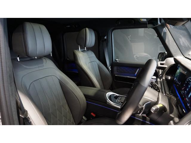 Ｇクラス Ｇ４５０ｄ　ＡＭＧラインパッケージ　ＭＡＮＵＦＡＫＴＵＲプログラム・プラス　ＭＡＮＵＦＡＫＴＵＲロゴパッケージ　ＭＡＮＵＦＡＫＴＵＲボディ同色スペアタイヤリング　ツートーンステアリング　シートベンチレーター　ガラススライディングルーフ（17枚目）