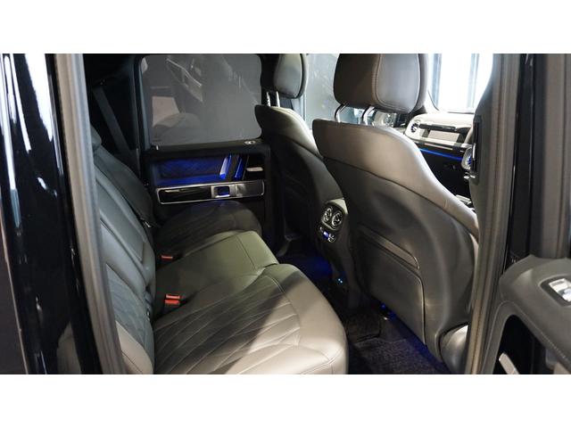 Ｇクラス Ｇ４５０ｄ　ＡＭＧラインパッケージ　ＭＡＮＵＦＡＫＴＵＲプログラム・プラス　ＭＡＮＵＦＡＫＴＵＲロゴパッケージ　ＭＡＮＵＦＡＫＴＵＲボディ同色スペアタイヤリング　ツートーンステアリング　シートベンチレーター　ガラススライディングルーフ（20枚目）