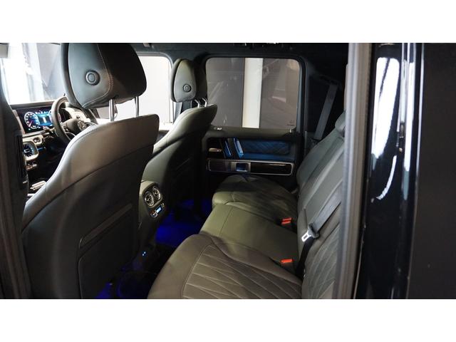 Ｇクラス Ｇ４５０ｄ　ＡＭＧラインパッケージ　ＭＡＮＵＦＡＫＴＵＲプログラム・プラス　ＭＡＮＵＦＡＫＴＵＲロゴパッケージ　ＭＡＮＵＦＡＫＴＵＲボディ同色スペアタイヤリング　ツートーンステアリング　シートベンチレーター　ガラススライディングルーフ（23枚目）