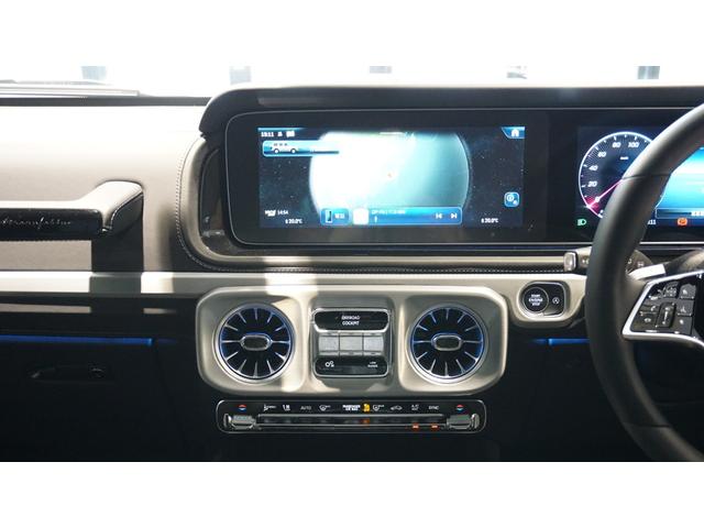 Ｇクラス Ｇ４５０ｄ　ＡＭＧラインパッケージ　ＭＡＮＵＦＡＫＴＵＲプログラム・プラス　ＭＡＮＵＦＡＫＴＵＲロゴパッケージ　ＭＡＮＵＦＡＫＴＵＲボディ同色スペアタイヤリング　ツートーンステアリング　シートベンチレーター　ガラススライディングルーフ（26枚目）