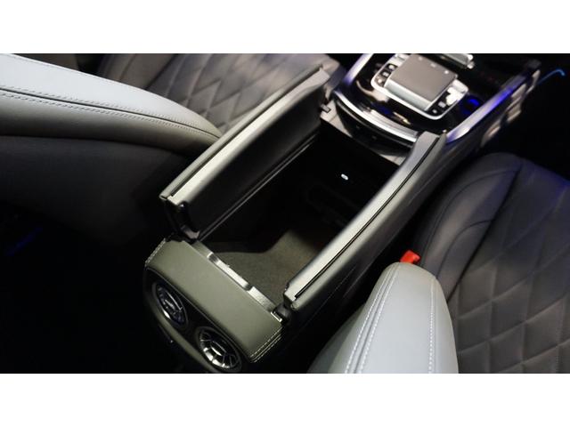 Ｇクラス Ｇ４５０ｄ　ＡＭＧラインパッケージ　ＭＡＮＵＦＡＫＴＵＲプログラム・プラス　ＭＡＮＵＦＡＫＴＵＲロゴパッケージ　ＭＡＮＵＦＡＫＴＵＲボディ同色スペアタイヤリング　ツートーンステアリング　シートベンチレーター　ガラススライディングルーフ（30枚目）