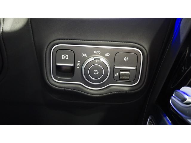 Ｇクラス Ｇ４５０ｄ　ＡＭＧラインパッケージ　ＭＡＮＵＦＡＫＴＵＲプログラム・プラス　ＭＡＮＵＦＡＫＴＵＲロゴパッケージ　ＭＡＮＵＦＡＫＴＵＲボディ同色スペアタイヤリング　ツートーンステアリング　シートベンチレーター　ガラススライディングルーフ（58枚目）