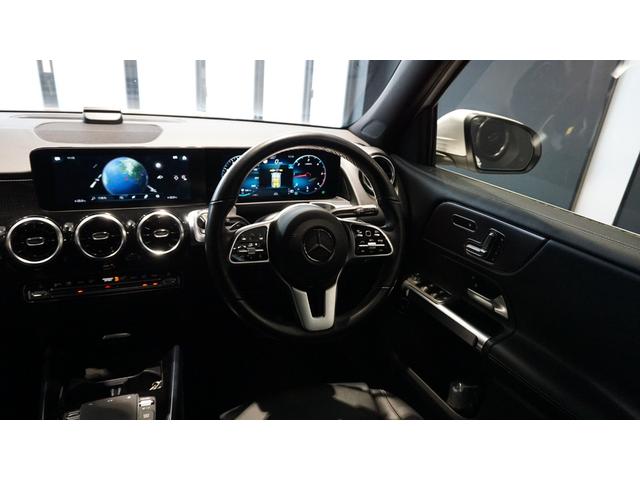 ＧＬＢ ＧＬＢ２００ｄ　４マチック　レーダーセーフティーパッケージ　３６０°カメラ　メモリー付パワーシート　シートヒーター　ナビゲーションパッケージ　ＬＥＤハイパフォーマンスヘッドライト　コンフォートサスペンション　ＭＢＵＸ（14枚目）