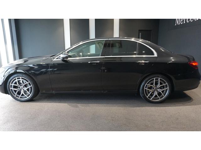 Ｅクラス Ｅ２００　スポーツ　エクスクルーシブパッケージ　　パノラミックスライディングルーフ　Ｂｕｒｍｅｓｔｅｒサラウンドサウンドシステム　エアバランスパッケージ　パフュームアトマイザー　３６０°カメラ　ナッパレザーシート（6枚目）