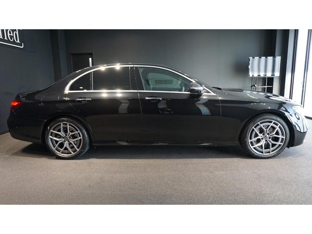 Ｅクラス Ｅ２００　スポーツ　エクスクルーシブパッケージ　　パノラミックスライディングルーフ　Ｂｕｒｍｅｓｔｅｒサラウンドサウンドシステム　エアバランスパッケージ　パフュームアトマイザー　３６０°カメラ　ナッパレザーシート（10枚目）