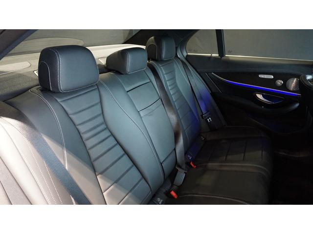 Ｅクラス Ｅ２００　スポーツ　エクスクルーシブパッケージ　　パノラミックスライディングルーフ　Ｂｕｒｍｅｓｔｅｒサラウンドサウンドシステム　エアバランスパッケージ　パフュームアトマイザー　３６０°カメラ　ナッパレザーシート（18枚目）