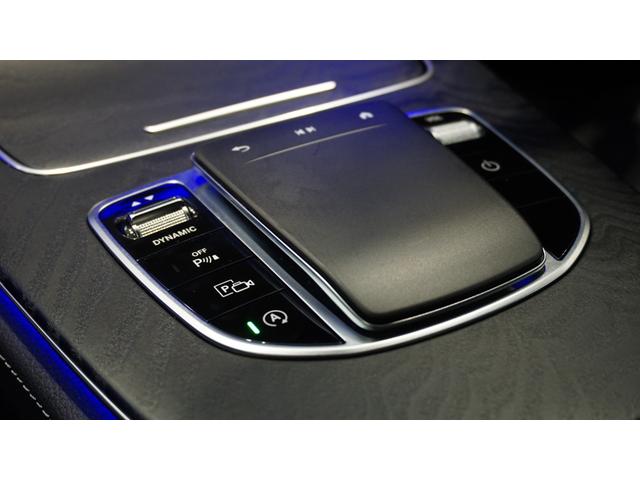 Ｅクラス Ｅ２００　スポーツ　エクスクルーシブパッケージ　　パノラミックスライディングルーフ　Ｂｕｒｍｅｓｔｅｒサラウンドサウンドシステム　エアバランスパッケージ　パフュームアトマイザー　３６０°カメラ　ナッパレザーシート（27枚目）