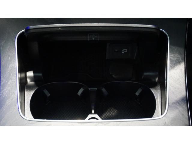 Ｅクラス Ｅ２００　スポーツ　エクスクルーシブパッケージ　　パノラミックスライディングルーフ　Ｂｕｒｍｅｓｔｅｒサラウンドサウンドシステム　エアバランスパッケージ　パフュームアトマイザー　３６０°カメラ　ナッパレザーシート（29枚目）