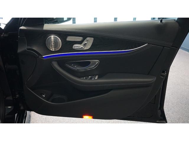 Ｅクラス Ｅ２００　スポーツ　エクスクルーシブパッケージ　　パノラミックスライディングルーフ　Ｂｕｒｍｅｓｔｅｒサラウンドサウンドシステム　エアバランスパッケージ　パフュームアトマイザー　３６０°カメラ　ナッパレザーシート（31枚目）