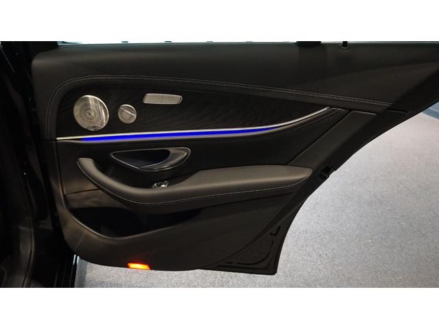 Ｅクラス Ｅ２００　スポーツ　エクスクルーシブパッケージ　　パノラミックスライディングルーフ　Ｂｕｒｍｅｓｔｅｒサラウンドサウンドシステム　エアバランスパッケージ　パフュームアトマイザー　３６０°カメラ　ナッパレザーシート（34枚目）
