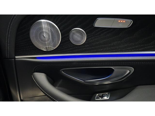 Ｅクラス Ｅ２００　スポーツ　エクスクルーシブパッケージ　　パノラミックスライディングルーフ　Ｂｕｒｍｅｓｔｅｒサラウンドサウンドシステム　エアバランスパッケージ　パフュームアトマイザー　３６０°カメラ　ナッパレザーシート（35枚目）
